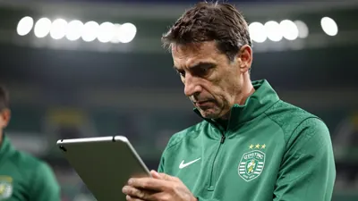 Sporting CP teknik direktörü Rui Borges, Galatasaray maçı öncesi savunmada Eduardo Quaresma ve orta sahada Silas...