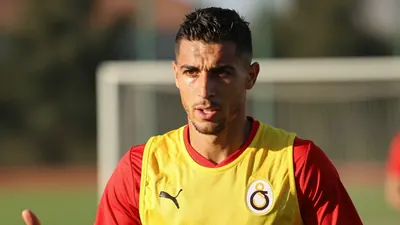 Galatasaray, Süper Lig'de lider konumda ilerlerken, orta saha için Real Madrid'li Eduardo Camavinga'yı hedefliyor; bu...