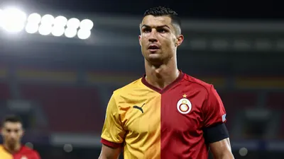 Galatasaray, Rodrigo Mora'nın Roma'ya imza atacağı öne sürülürken taraflar arasında anlaşmazlık yaşandığı iddiası ile...