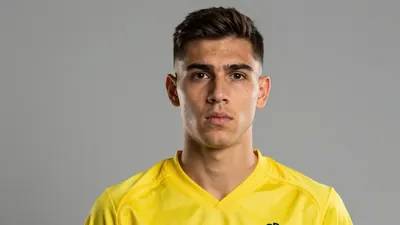 Fenerbahçe, Galatasaray'ın uzun süredir takip ettiği Can Uzun'u 45 milyon euro teklifiyle transfer etmek üzere, kulübün...