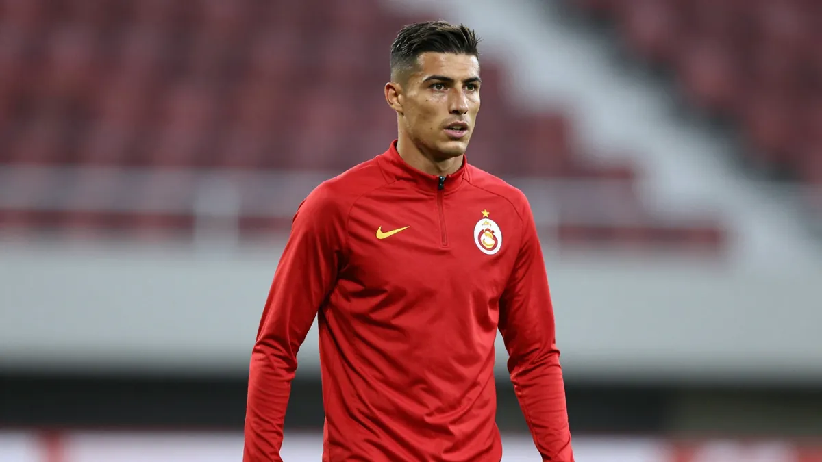2 Sürpriz Transfer! Galatasaray'da Okan Buruk'un Eli Rahatlayacak