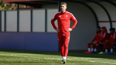 Galatasaray Başkanı Dursun Özbek, Trabzonspor mağlubiyeti sonrası teknik direktör Okan Buruk'a olan tam güvenini yazılı...