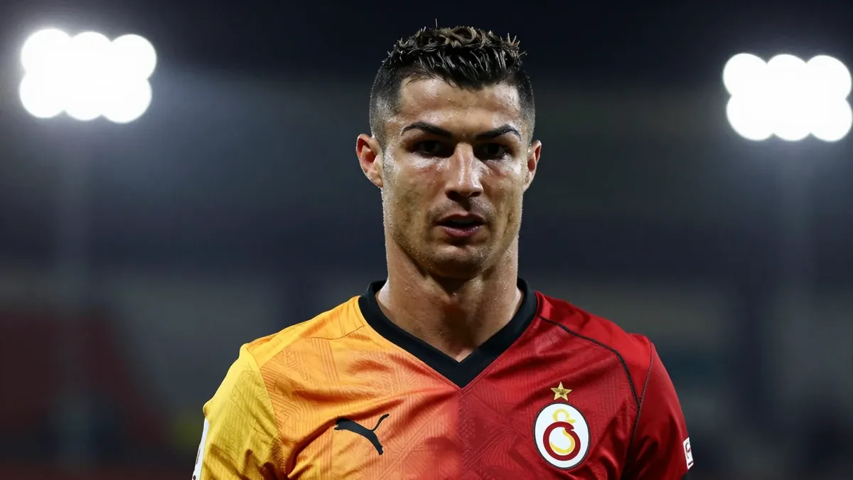 Galatasaray, TFF'nin Ziraat Türkiye Kupası maç statüsündeki değişikliğe tepki gösterdi ve eşit yarışma istedi