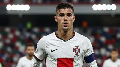 Galatasaray, Villarreal'den 23 yaşındaki stoper Renato Veiga'yı satın alma opsiyonlu kiralama teklifiyle istiyor