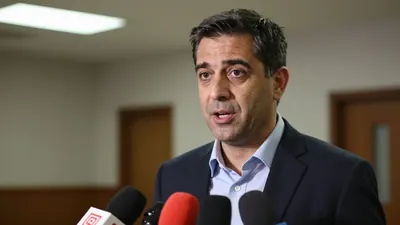 Galatasaray'ın şikayeti üzerine savcılıkta ifade veren Ahmet Çakar, suçlamaları reddederek kulübün adının adli...