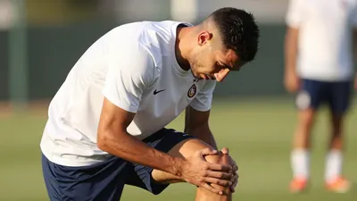 Galatasaray, Başakşehir maçında adduktor sorunu yaşayan Victor Osimhen ve Mario Lemina ile antrenmanda sakatlanan...